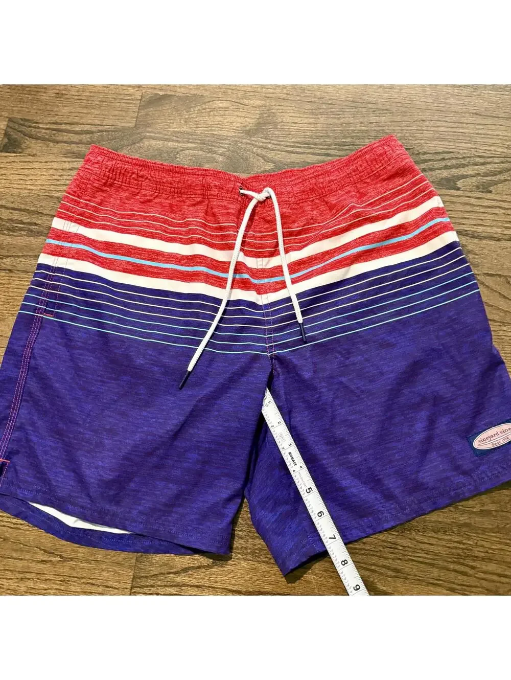 New Vineyard Vines Men's Blue Red & White Lined Swim Trunks Size Medium